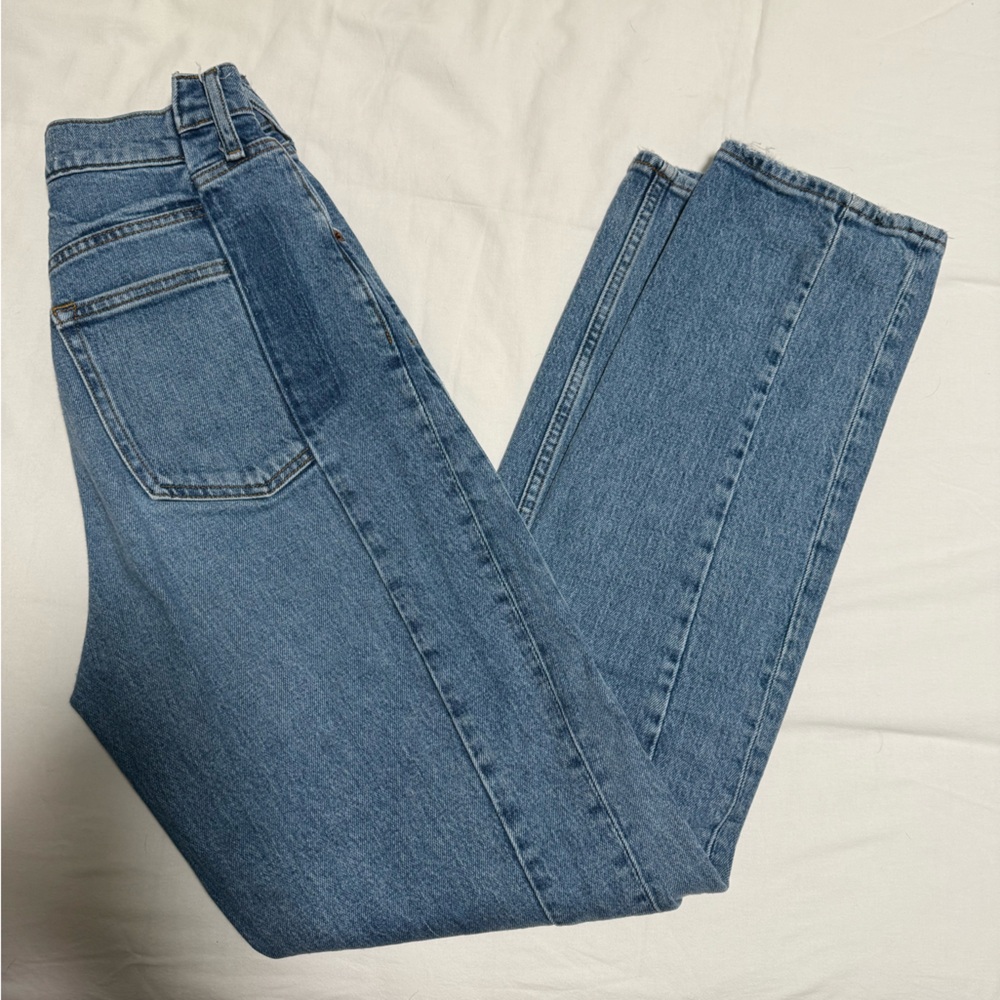 Abercrombie & Fitch The 90s Straight Ultra High Rise Jeans